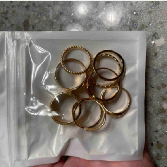 8 Piece Minimalist Gold Tone Ring Set NWT - Picture 5 of 7